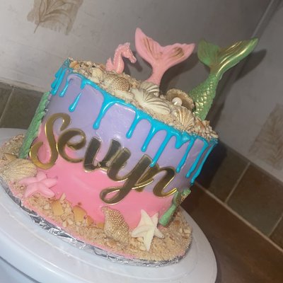 6 Inch Custom Cakes 