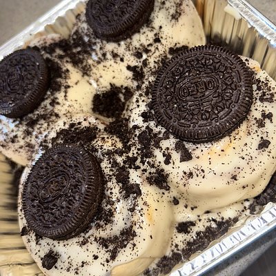 Cookie N Cream Sweet Rolls (4 Count)