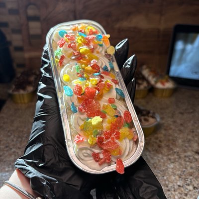 Fruity Pebbles Tres Leche🤍💚