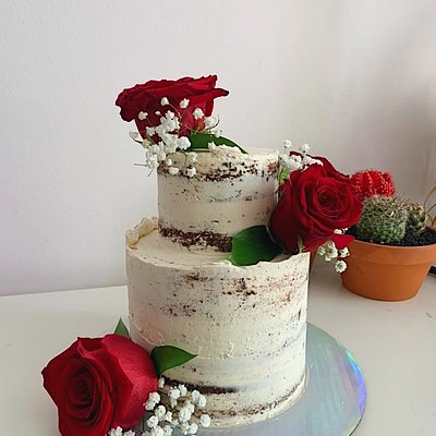 Two Tiers Cake 20-25 servings
