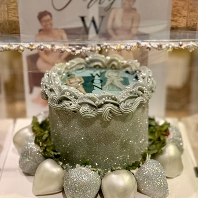 Luxe Berries And Cake Showcase