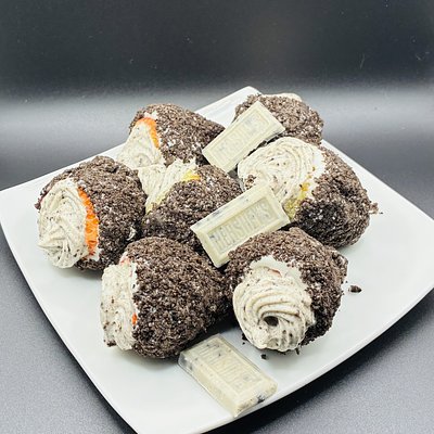 24 Ultimate Strawberry Oreo Cheesecake Treats