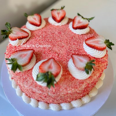 9 Inch Strawberry Crunch Cake 