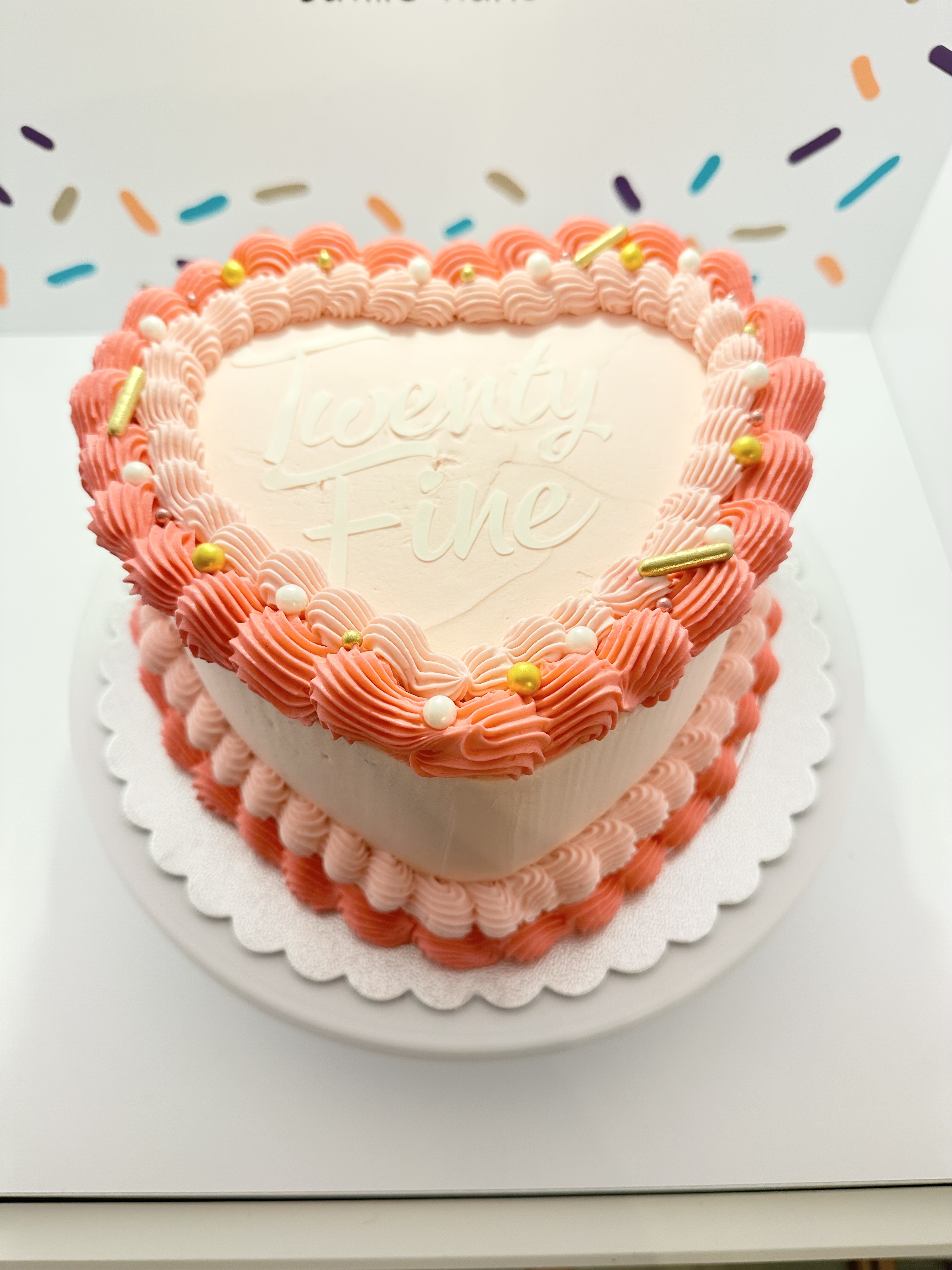 7” Vintage Heart Cake Serves 14-16 People