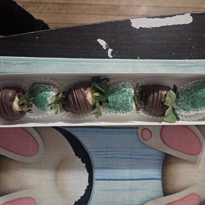 6 Dipped Strawberries 