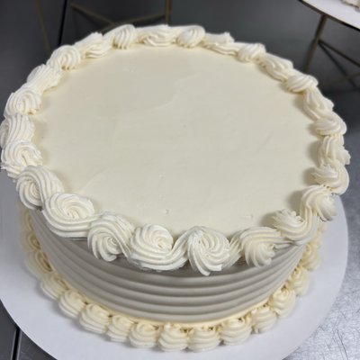 Custom Cake 8 Inch (feeds 12-15