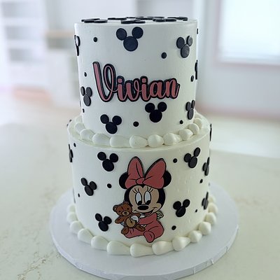 35 Servings (2 Tiers Cake)