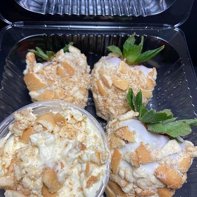 Banana Pudding Strawberry With Cheesecake Dip 