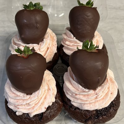 Chocolate Strawberry Cupcakes