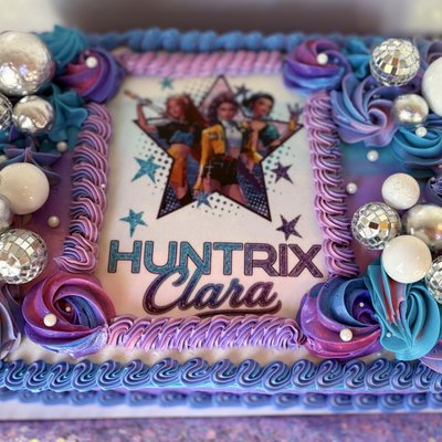1/4 Sheet Cake (Serves Approximately 20-25)