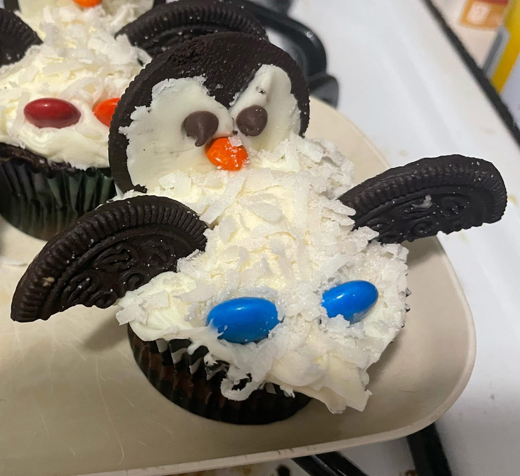 Penguin Cupcakes 