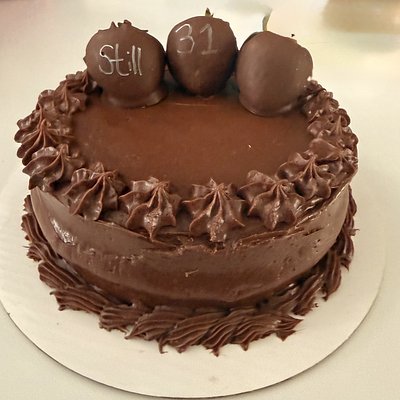 6 Inch Chocolate Cake With Strawberry Filling