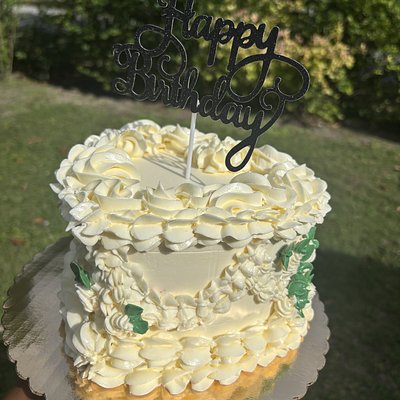 White 6inch 2 layer Vintage Heart Cake 