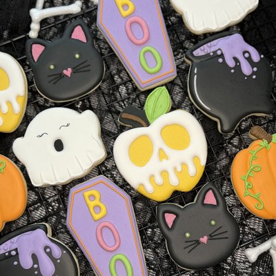 1/2 Dozen Decorated Halloween Cookies 