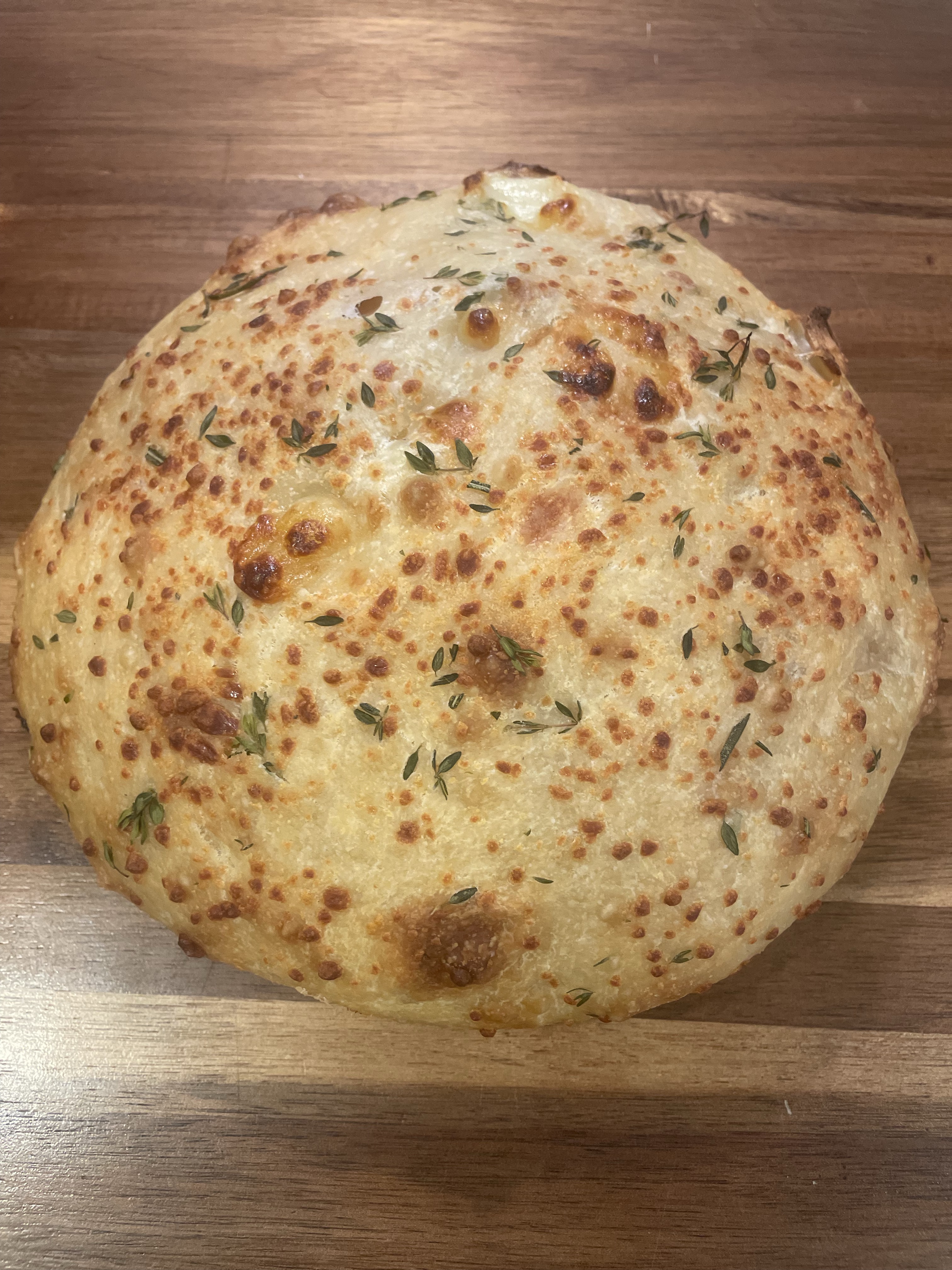 (large)Roasted Garlic, Fresh Herbs & Mozzarella (Sourdough Focaccia) 