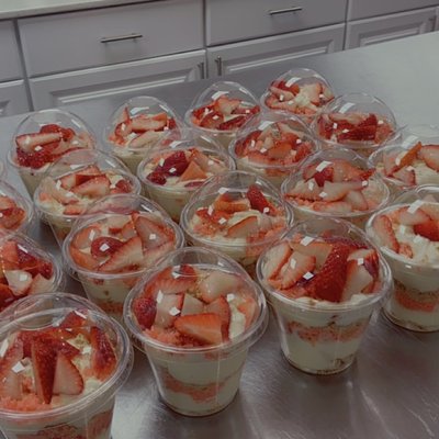 Strawberry Cheesecake Cups