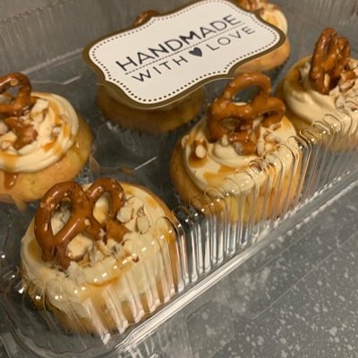 Salted Caramel Pretzel Cupcakes (12)