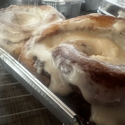 Golden Butter Cinnamon Rolls 