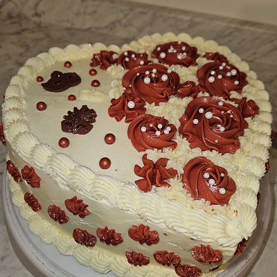 Blody Berry Cake 10" round or heart ❤️ 
