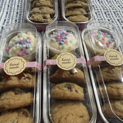 Cookie Dippers - 4 Cookies Per Pack With A Buttercream Dip