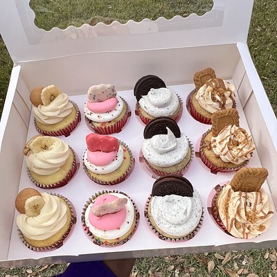 12-Pack Specialty Cupcakes