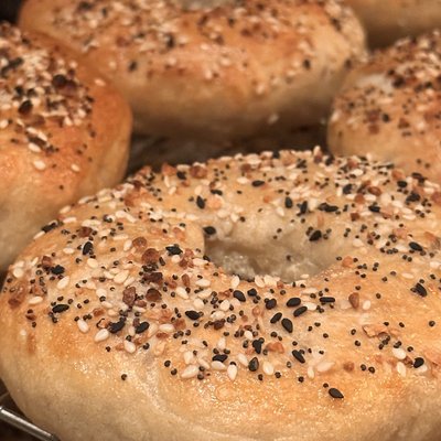 “Red Rock Rounds” Sourdough Bagels (1/2 Doz) 
