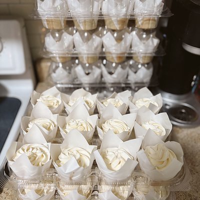 Classic cupcakes dozen