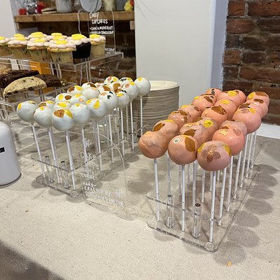 Cake Pops Or Cake Sickles 