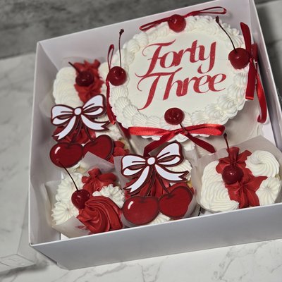 5 Count BENTO BOX BUTTERCREAM 