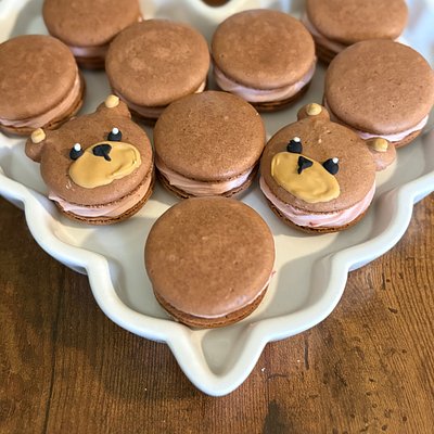 Strawberry Chocolate Macarons 