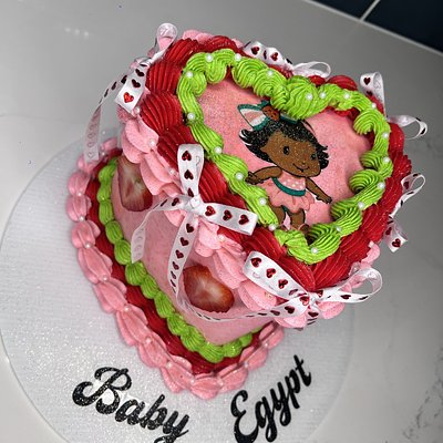 6 Inch 3 Layer Heart Cake( Serves 16-20)
