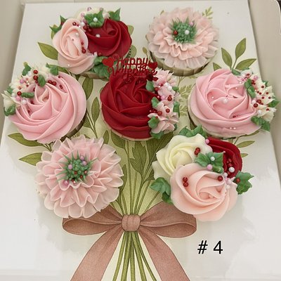 7 Vanilla Or Chocolate Flat Lay  Cupcakes With Vanilla Buttercream