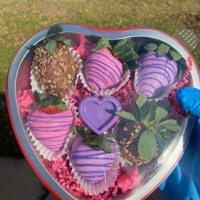 Chocolate Strawberries - 1/2 dozen (6)