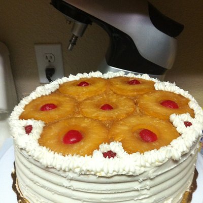 Pineapple upside down cake