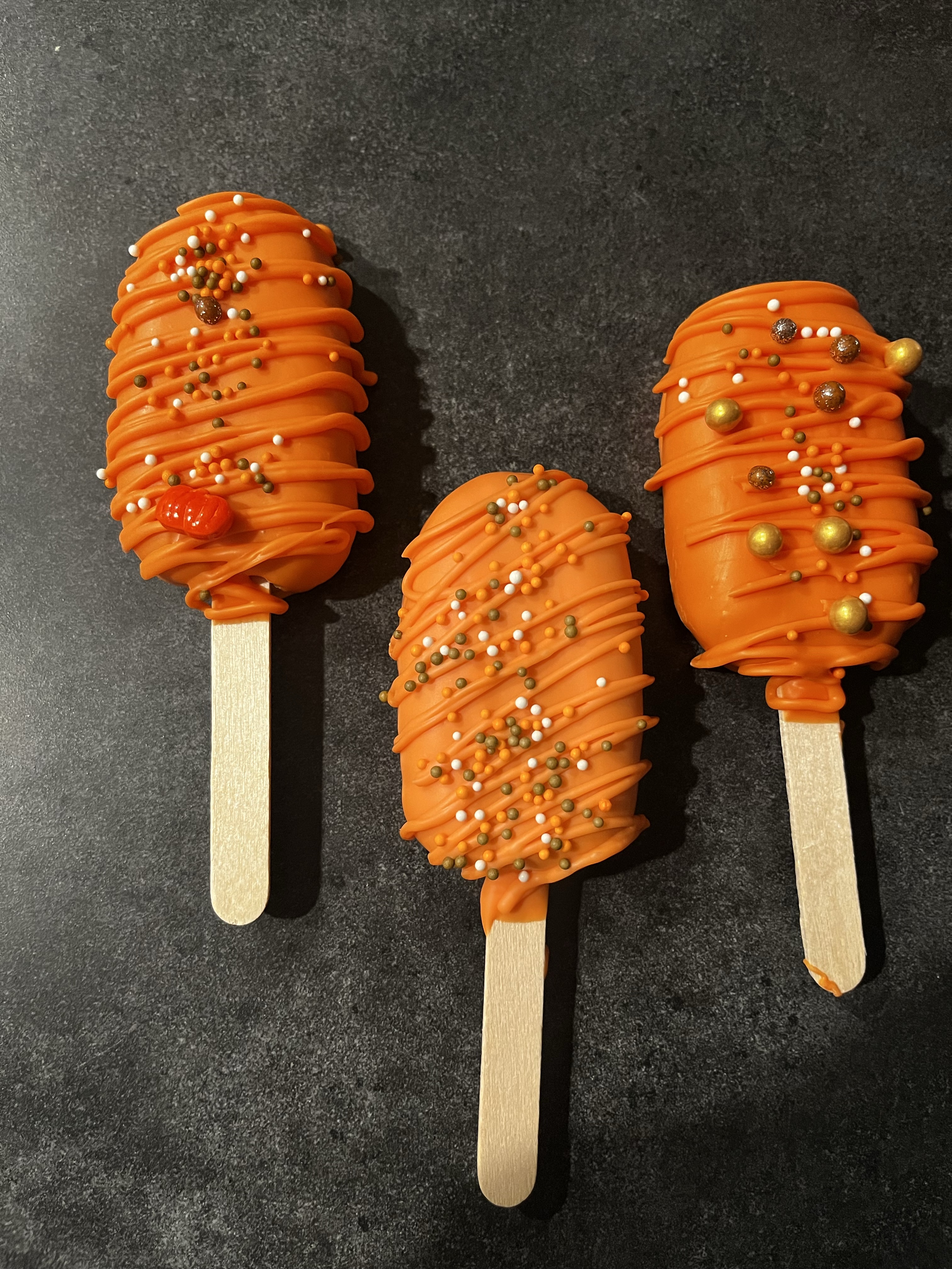 CakeSicles 
