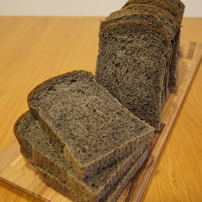 Squid Ink Bread (먹물식빵)