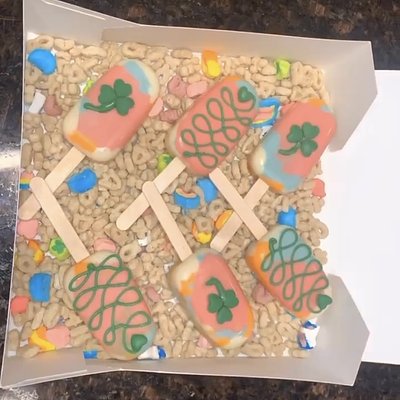 LUCKY Cakesicles