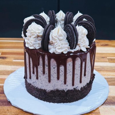 Cookies And Cream Cake 8 Inch 