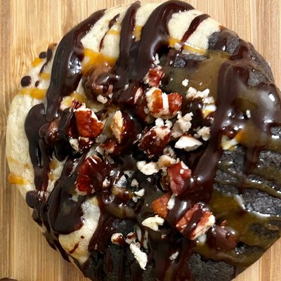 Black/White Pecan Turtle Top Cookies