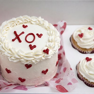 Bento Cake Plus 2 Cupcakes