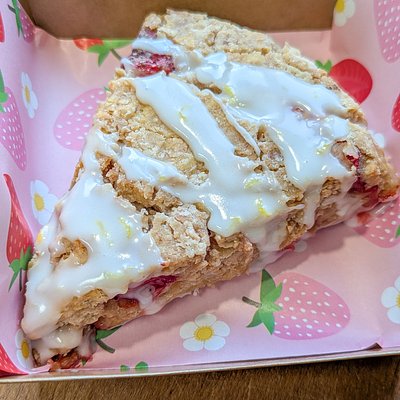 Strawberry Lemonade Scone (Single)