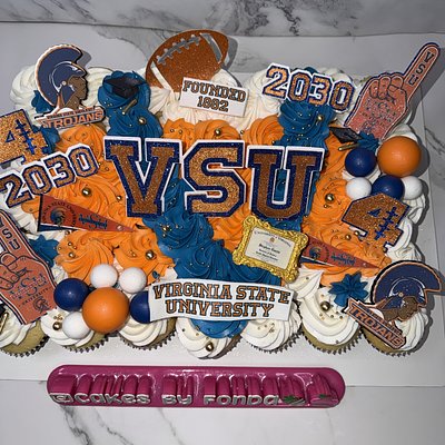 Large Cupcake Cake (36-40 Cupcakes) 