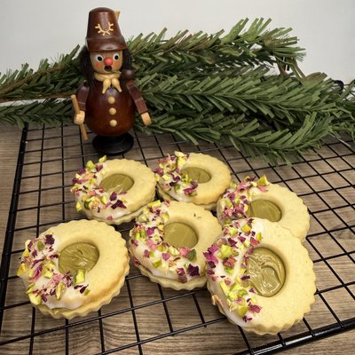 Pistachio Creme Spitzbuben 