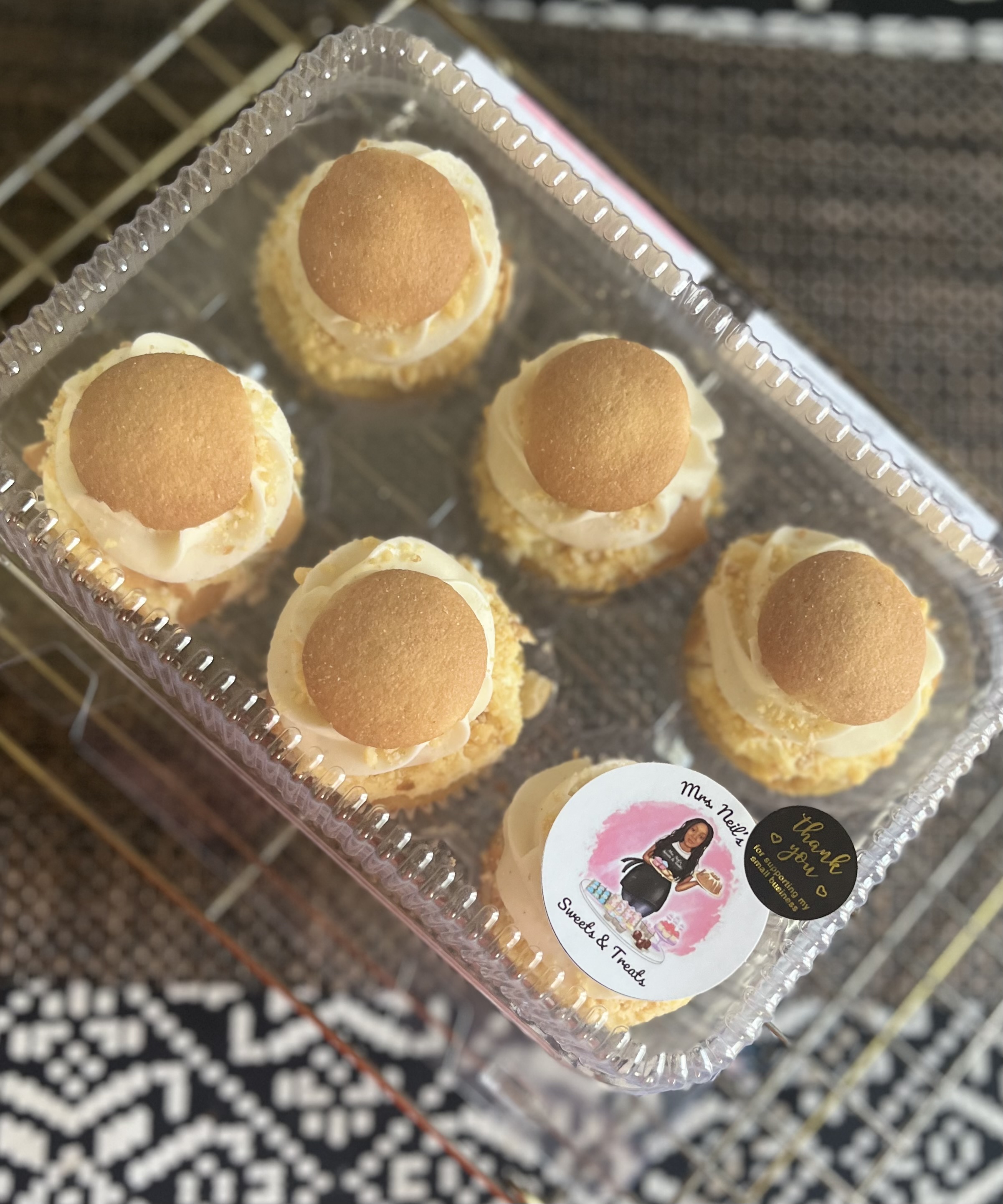 Banana Pudding Cupcakes 1/2 Dozen