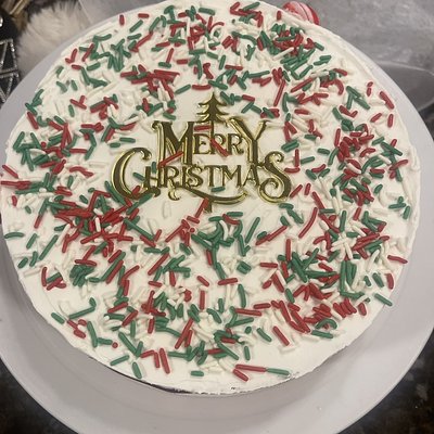 Jamaican rum cake 8in