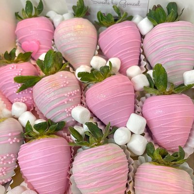 Dozen Strawberries *gift 