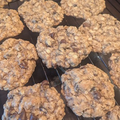 Oatmeal Raisin Cookies (Qty 6)