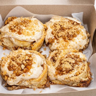 Apple Crumble Cinnamon Rolls (4)