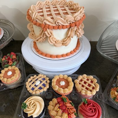 BIRTHDAY PACKAGE Cake+Cupcakes 