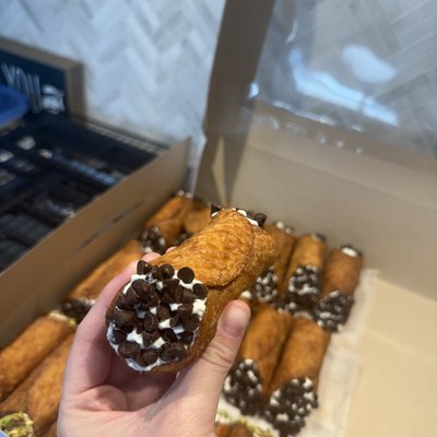Cannolis 